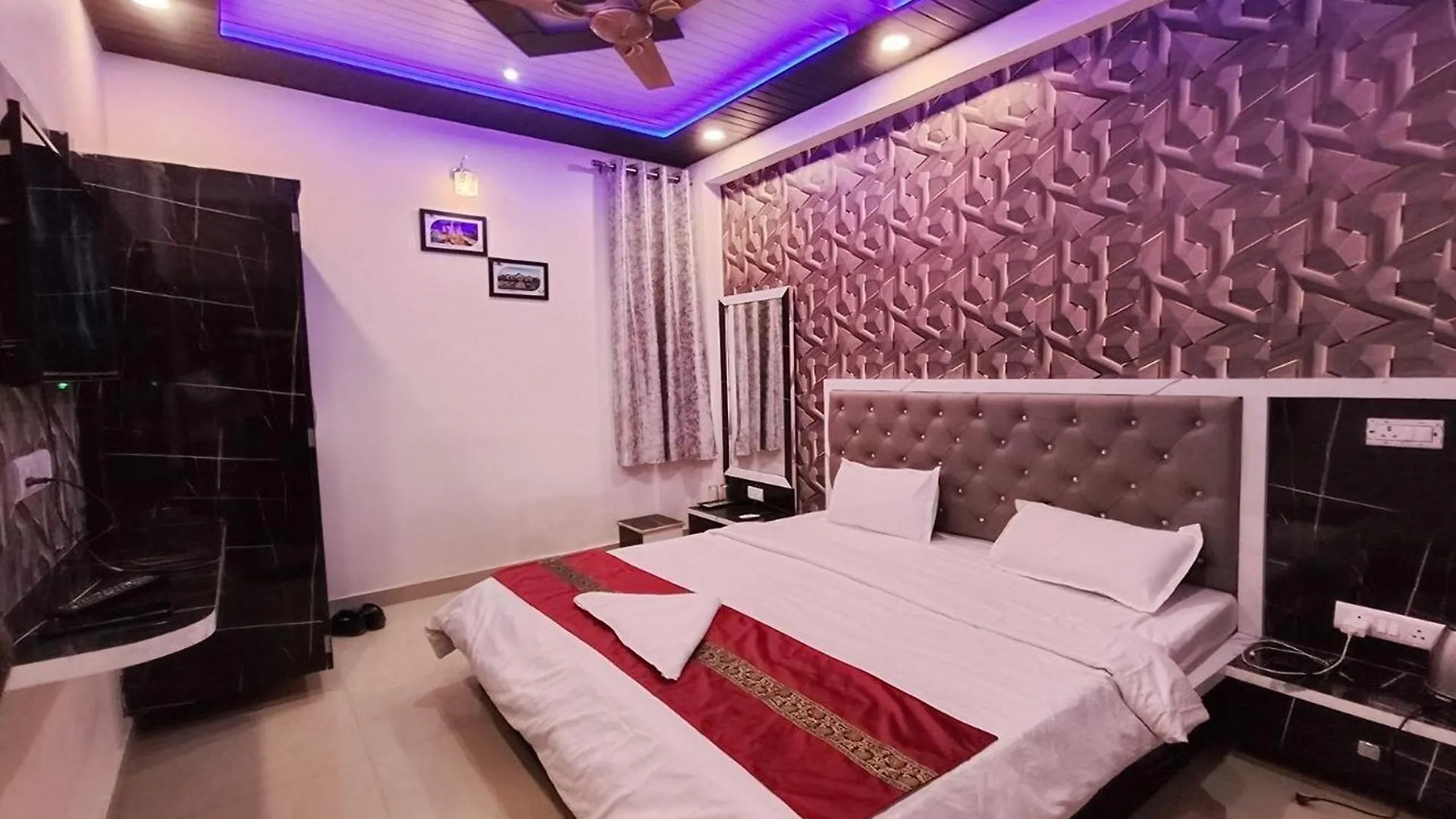Kashi Heaven Premium Hotel Varanasi Indien